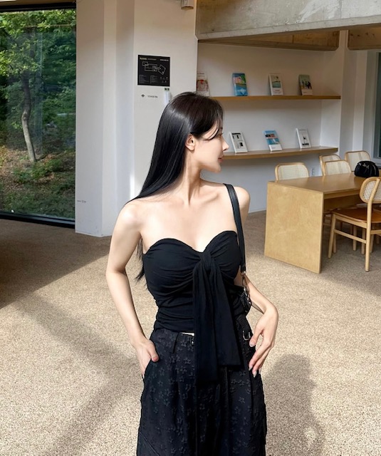 escorts companion upscale Interests Duo Couple-friendly Disability-friendly Non-smoking Age Young Figure Curvy Tall Breasts Natural Hair Brunette Ethnicity European Tattoos None 