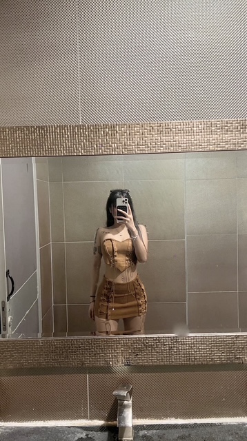 escorts companion upscale Interests Duo Couple-friendly Disability-friendly Non-smoking Age Young Figure Curvy Tall Breasts Natural Hair Brunette Ethnicity European Tattoos None 