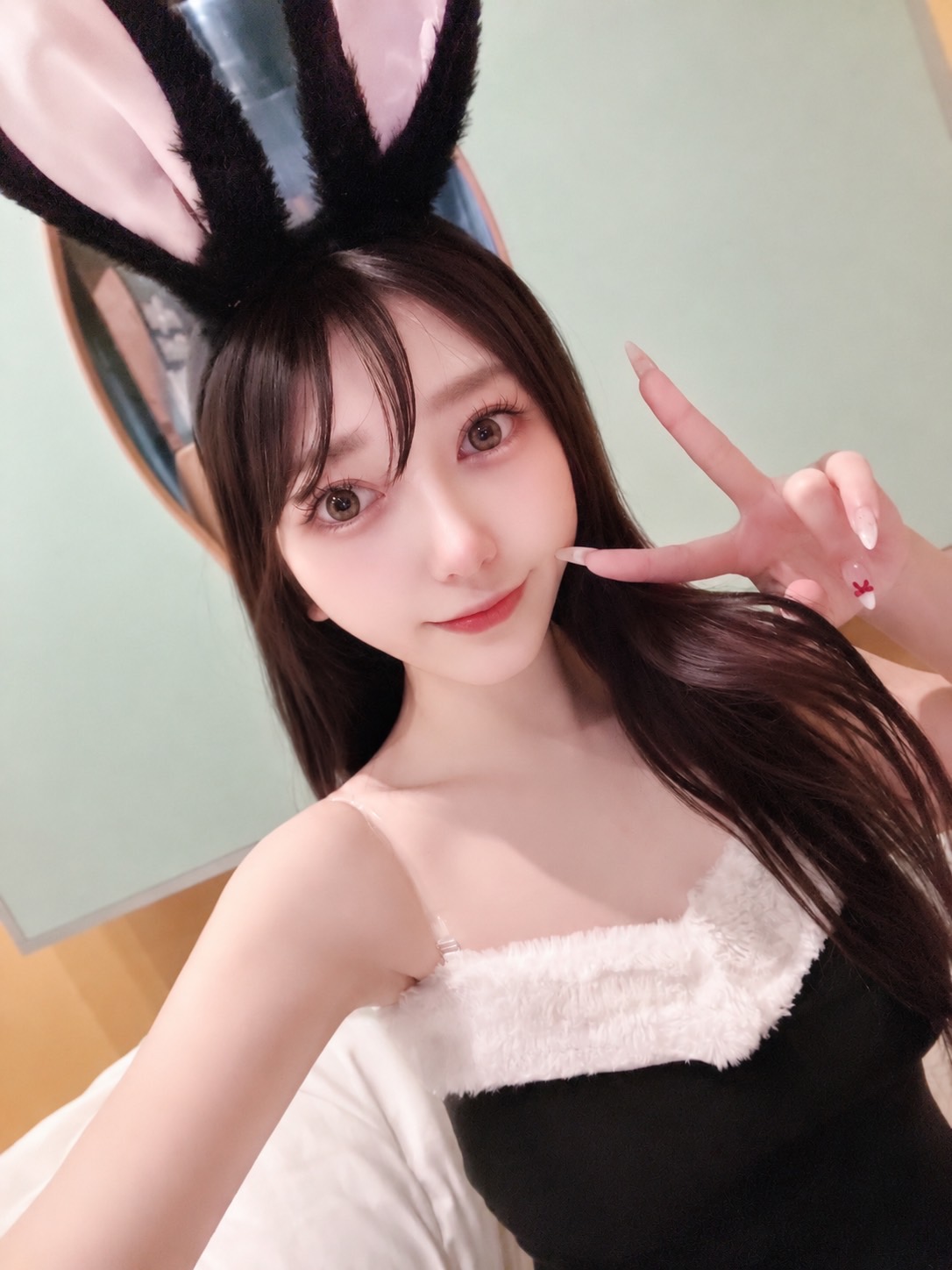 escorts companion upscale Interests Duo Couple-friendly Disability-friendly Non-smoking Age Young Figure Curvy Tall Breasts Natural Hair Brunette Ethnicity European Tattoos None 