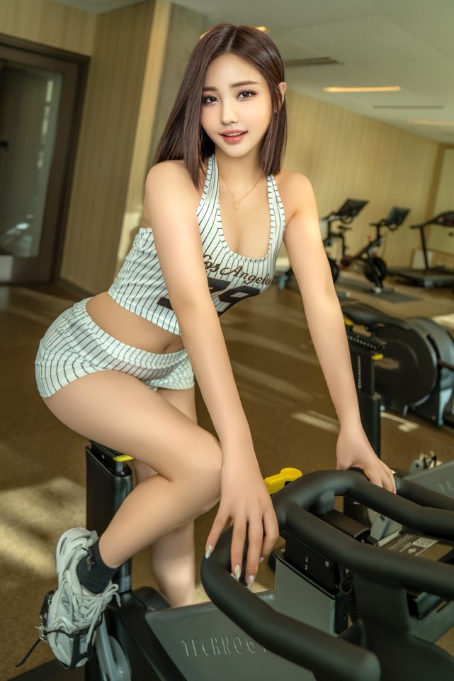 escorts companion upscale Interests Duo Couple-friendly Disability-friendly Non-smoking Age Young Figure Curvy Tall Breasts Natural Hair Brunette Ethnicity European Tattoos None 
