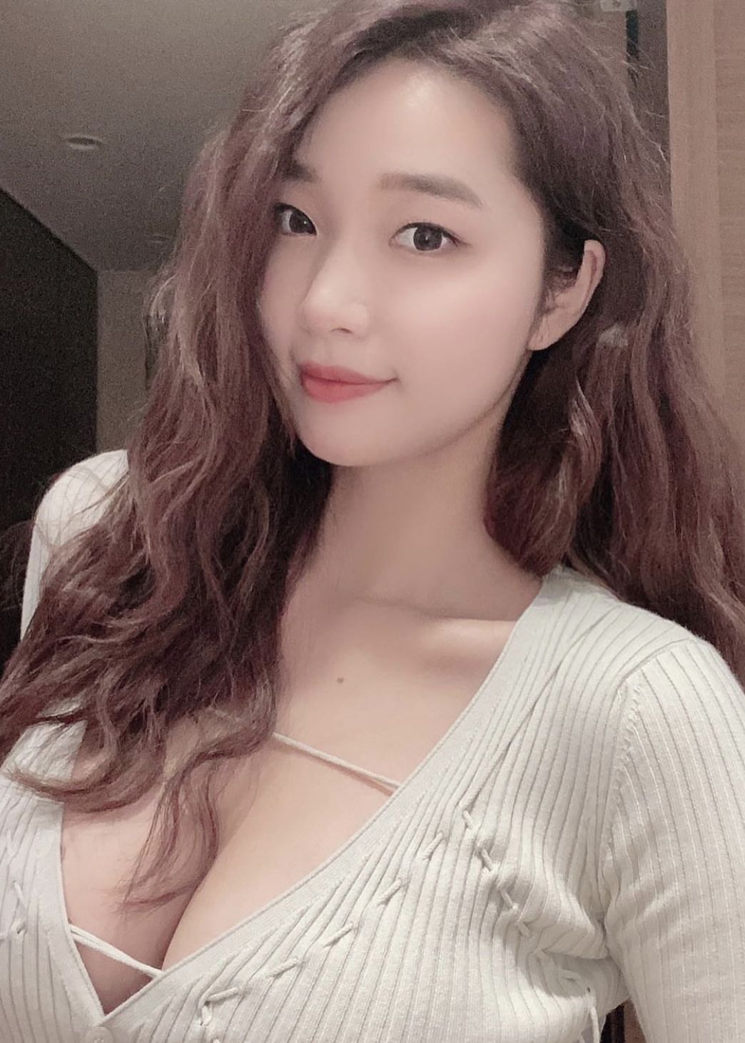 escort Interests Duo Couple-friendly Disability-friendly Non-smoking Age Young Figure Curvy Tall Breasts Natural Hair Brunette Ethnicity European Tattoos None 